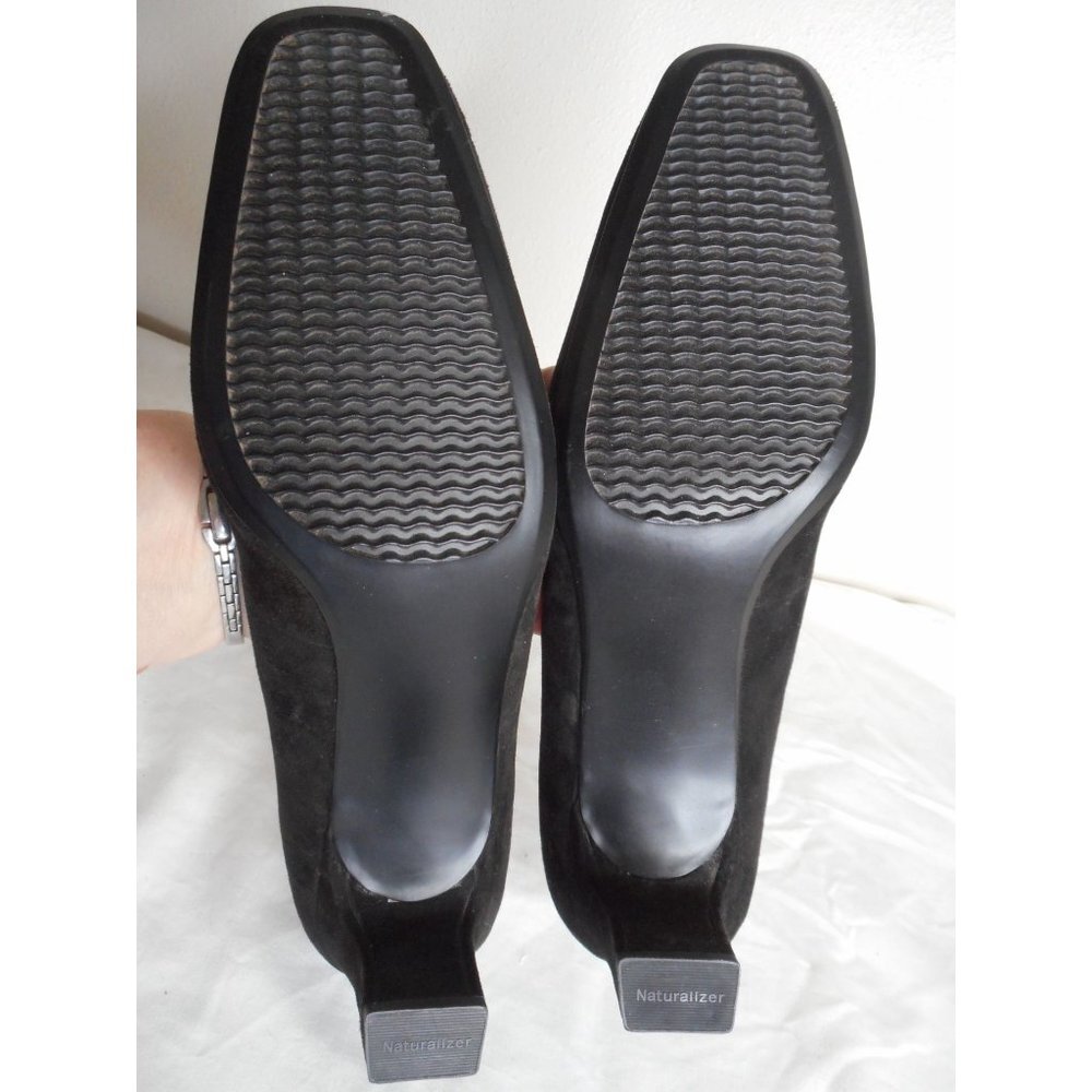 NWOB Naturalizer Black Suede Pumps Womens Sz 9M 2.5" heel - Picture 8 of 8